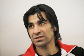 آقای گل جهان بستری شد آقای گل جهان بستری شد