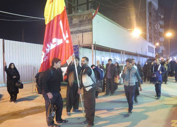 ورود اولین گروه زائران پیاده اربعین به کربلا+ تصاویر ورود اولین گروه زائران پیاده اربعین به کربلا+ تصاویر