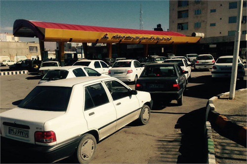 مصرف ۸ میلیون لیتر بنزین پس از زلزله شامگاه سهشنبه مصرف ۸ میلیون لیتر بنزین پس از زلزله شامگاه سهشنبه