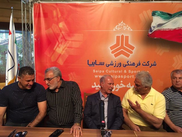 علیپروین در مراسم معارفه دایی، سرمربی جدید سایپا +عکس علیپروین در مراسم معارفه دایی، سرمربی جدید سایپا +عکس