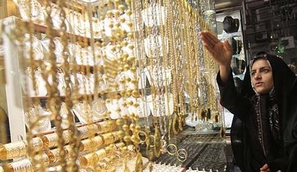 قیمت طلا در بازار ایران نزولی شد قیمت طلا در بازار ایران نزولی شد