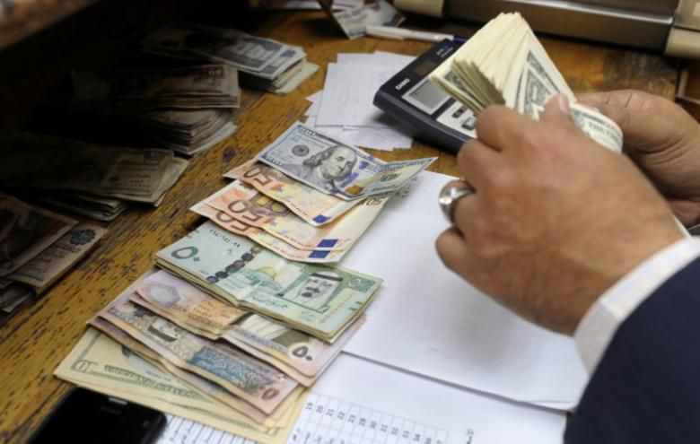 نرخ دلار بالارفت یورو و پوند کم شد نرخ دلار بالارفت یورو و پوند کم شد
