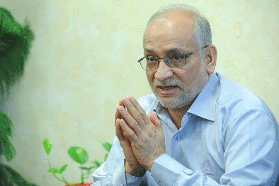 مرعشی: جنگ برای دفاع از کشور امر پسندیدهای است مرعشی: جنگ برای دفاع از کشور امر پسندیدهای است