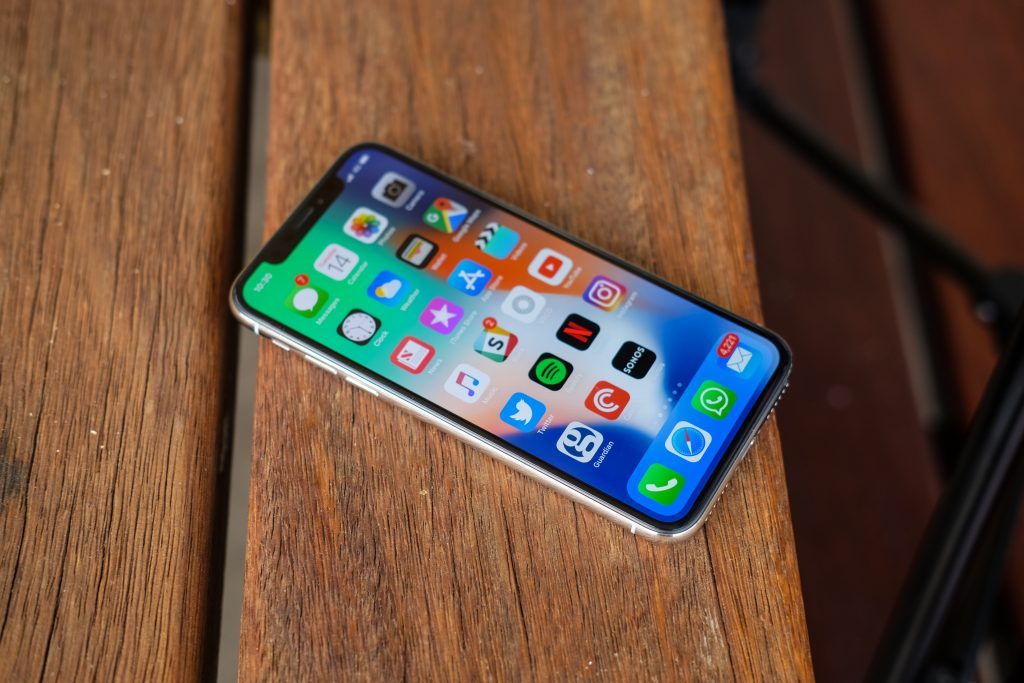 اپل فاتحه آیفون ۱۰ را میخواند اپل فاتحه آیفون ۱۰ را میخواند