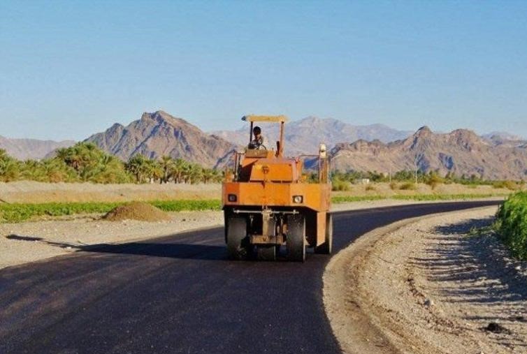 7500 کیلومتر از جاده های روستایی آسفالت شده است 7500 کیلومتر از جاده های روستایی آسفالت شده است