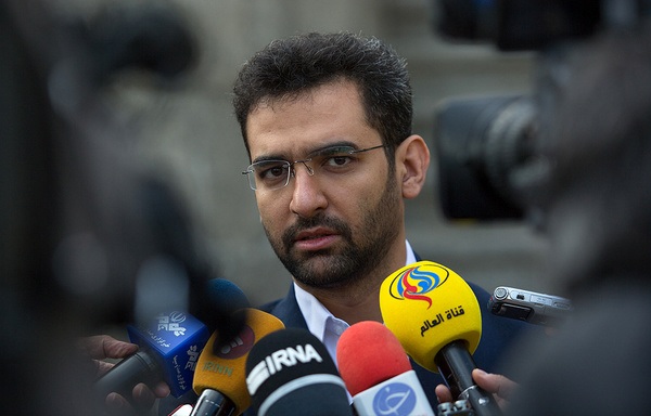 ادامه پیگیری ورود صد هزار تلفن همراه ادامه پیگیری ورود صد هزار تلفن همراه