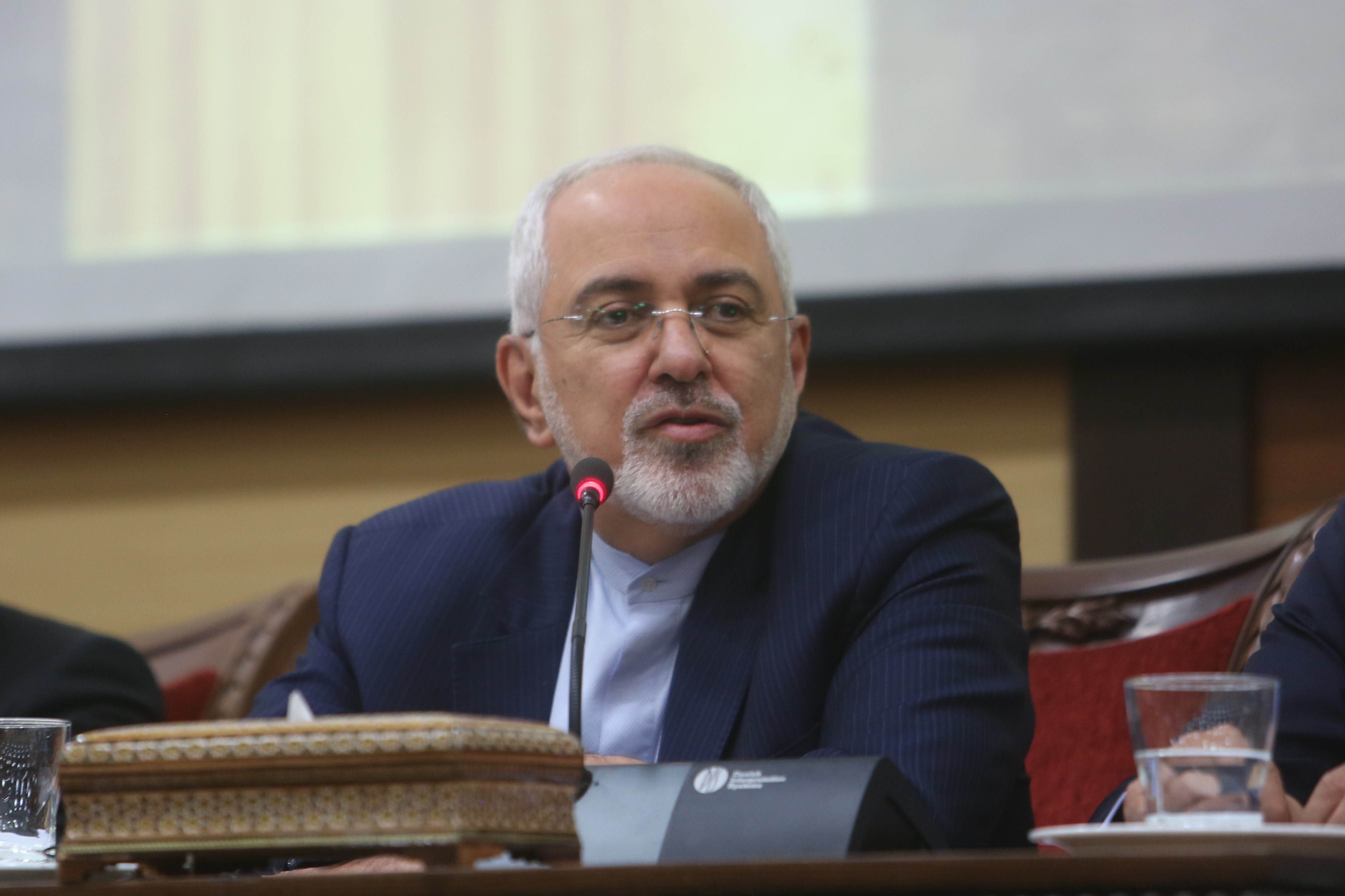 توئیت ظریف از برنامه ها و دیدارهای روز دوم حضور خود در سنگاپور توئیت ظریف از برنامه ها و دیدارهای روز دوم حضور خود در سنگاپور