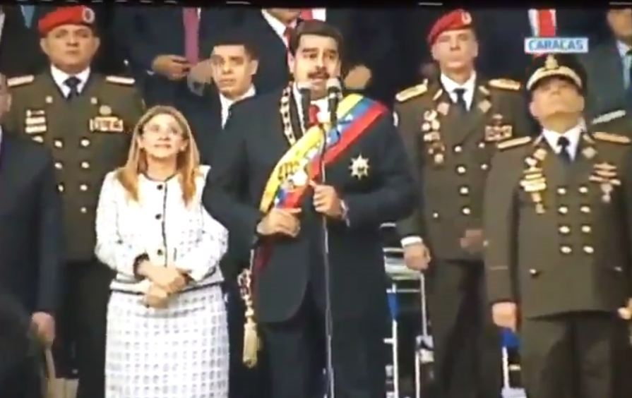 انفجار در جریان سخنرانی مادورو انفجار در جریان سخنرانی مادورو