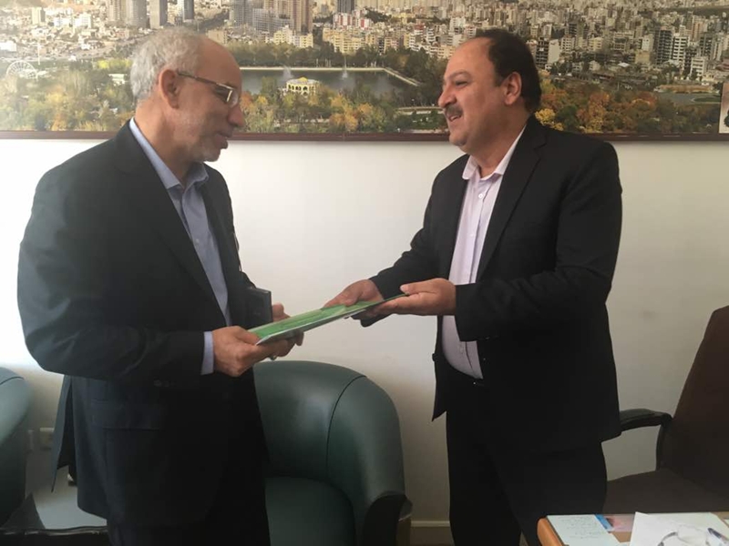 تقدیر مجلس از مدیر عامل بانک سپه تقدیر مجلس از مدیر عامل بانک سپه