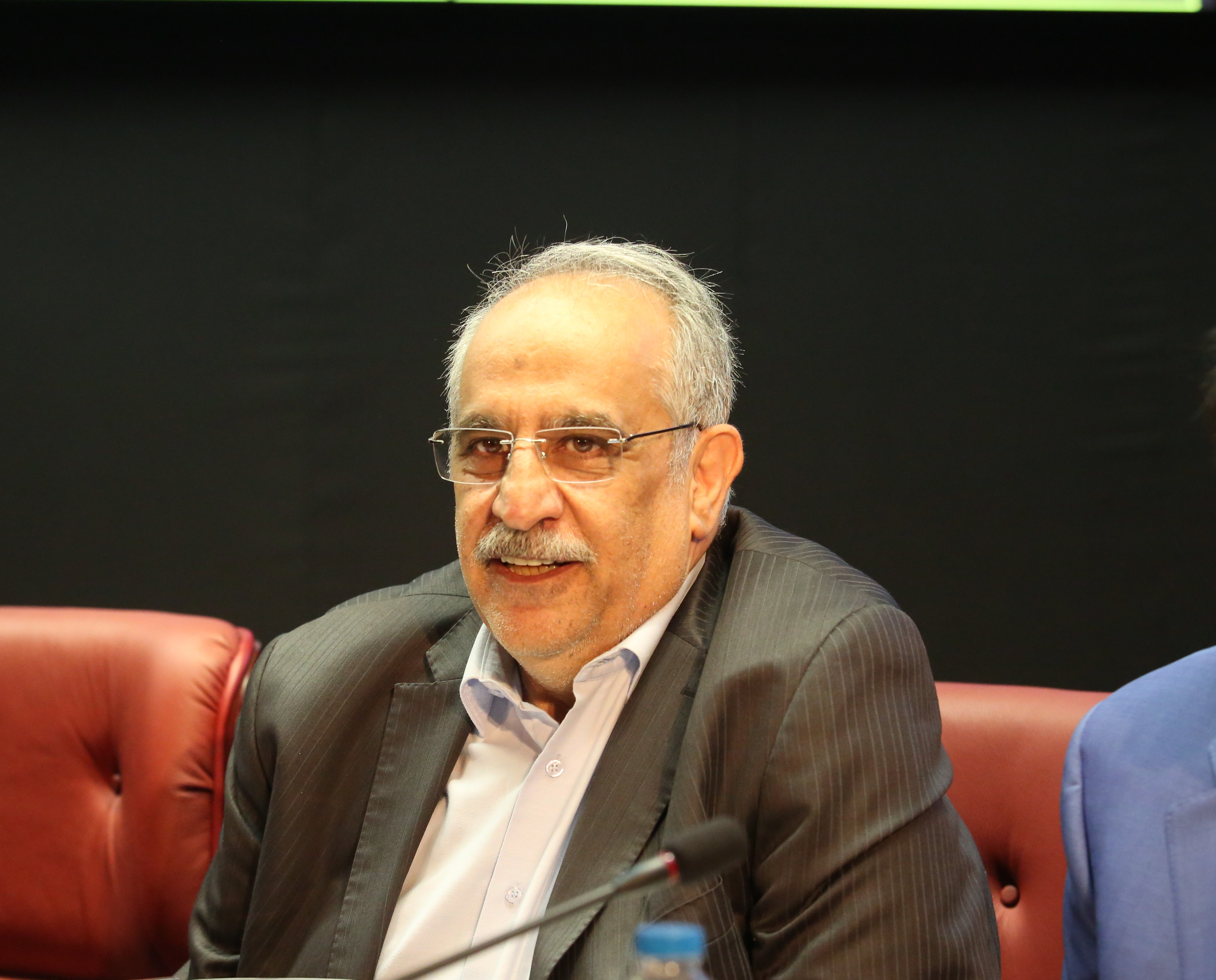 پیام تبریک وزیر اقتصاد به مناسبت روز خبرنگار پیام تبریک وزیر اقتصاد به مناسبت روز خبرنگار