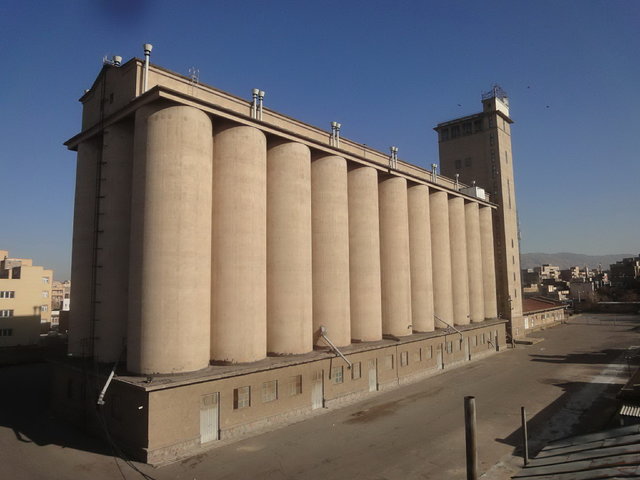 دستور رییسجمهور برای توقف واگذاری شرکتهای غله و سیلوها دستور رییسجمهور برای توقف واگذاری شرکتهای غله و سیلوها
