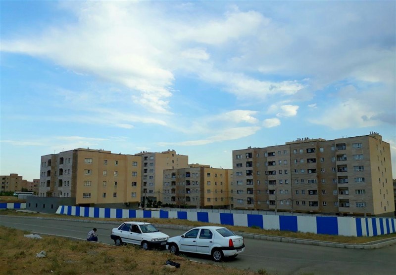 دولت باید از دخالت مستقیم در مسکن مهر پرهیز کند دولت باید از دخالت مستقیم در مسکن مهر پرهیز کند