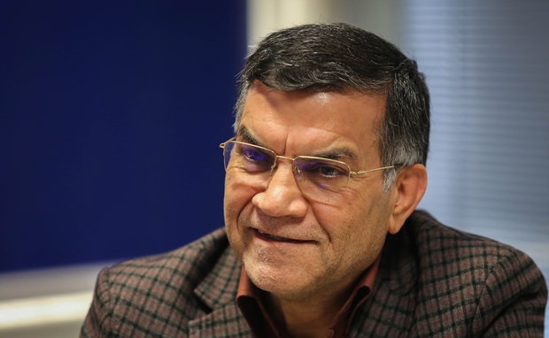 قانون منع بکارگیری بازنشستگان شامل حال افشانی نمیشود قانون منع بکارگیری بازنشستگان شامل حال افشانی نمیشود