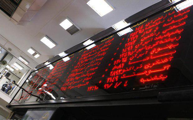 با وجود عرضههای سنگین، شاخص همچنان میتازد/ افزایش قابل ملاحظه حجم و ارزش معاملات خرد با وجود عرضههای سنگین، شاخص همچنان میتازد/ افزایش قابل ملاحظه حجم و ارزش معاملات خرد
