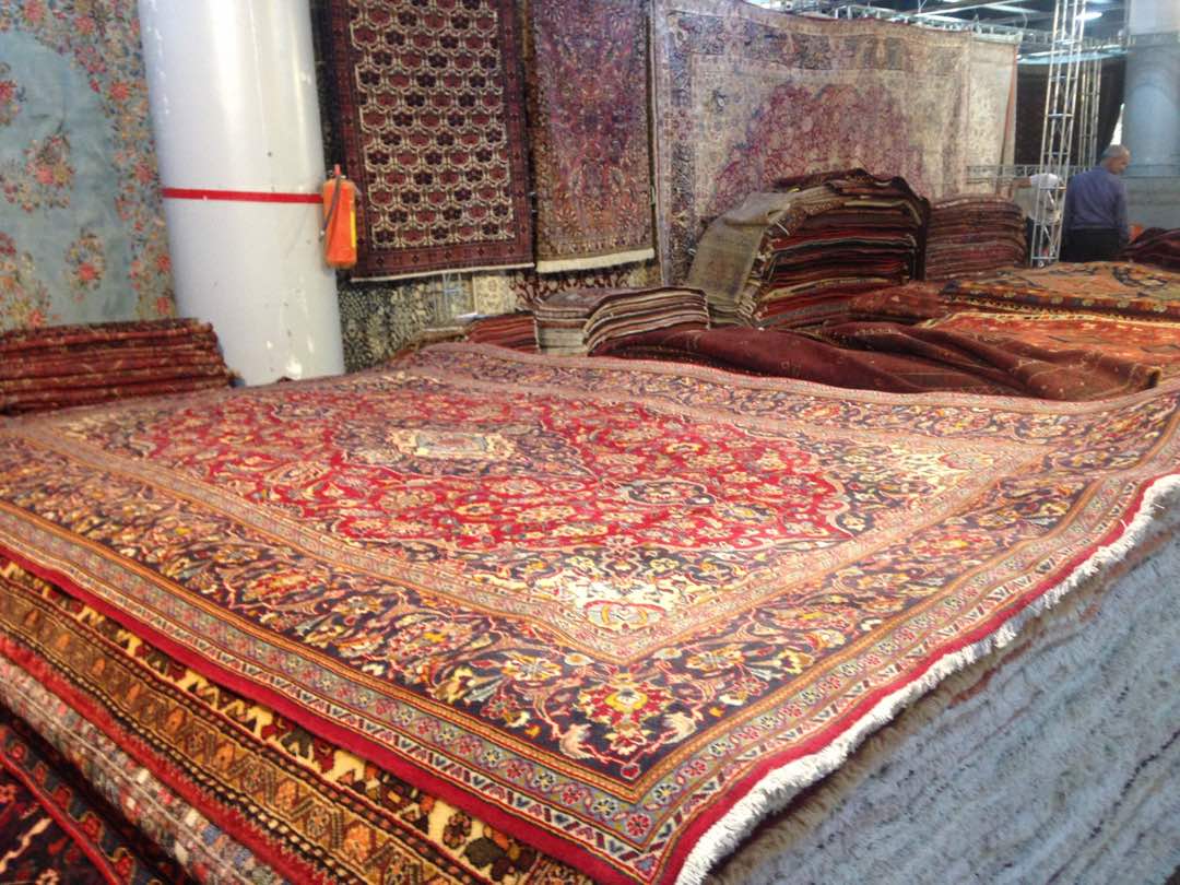 دستمزد 80درصد قیمت فرش را تشکیل می دهد دستمزد 80درصد قیمت فرش را تشکیل می دهد