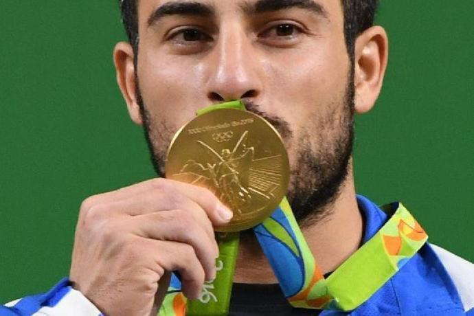 فرار کیانوش از مسابقات جهانی فرار کیانوش از مسابقات جهانی