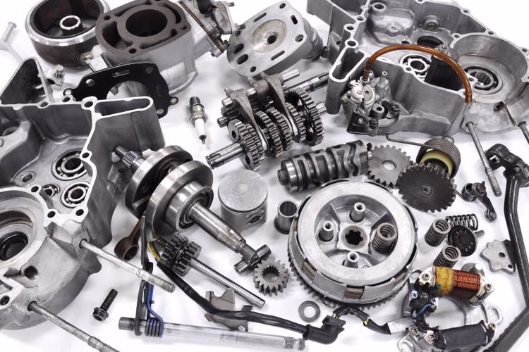 قطعات خودرو وارداتی را باید در داخل تولید کنیم قطعات خودرو وارداتی را باید در داخل تولید کنیم
