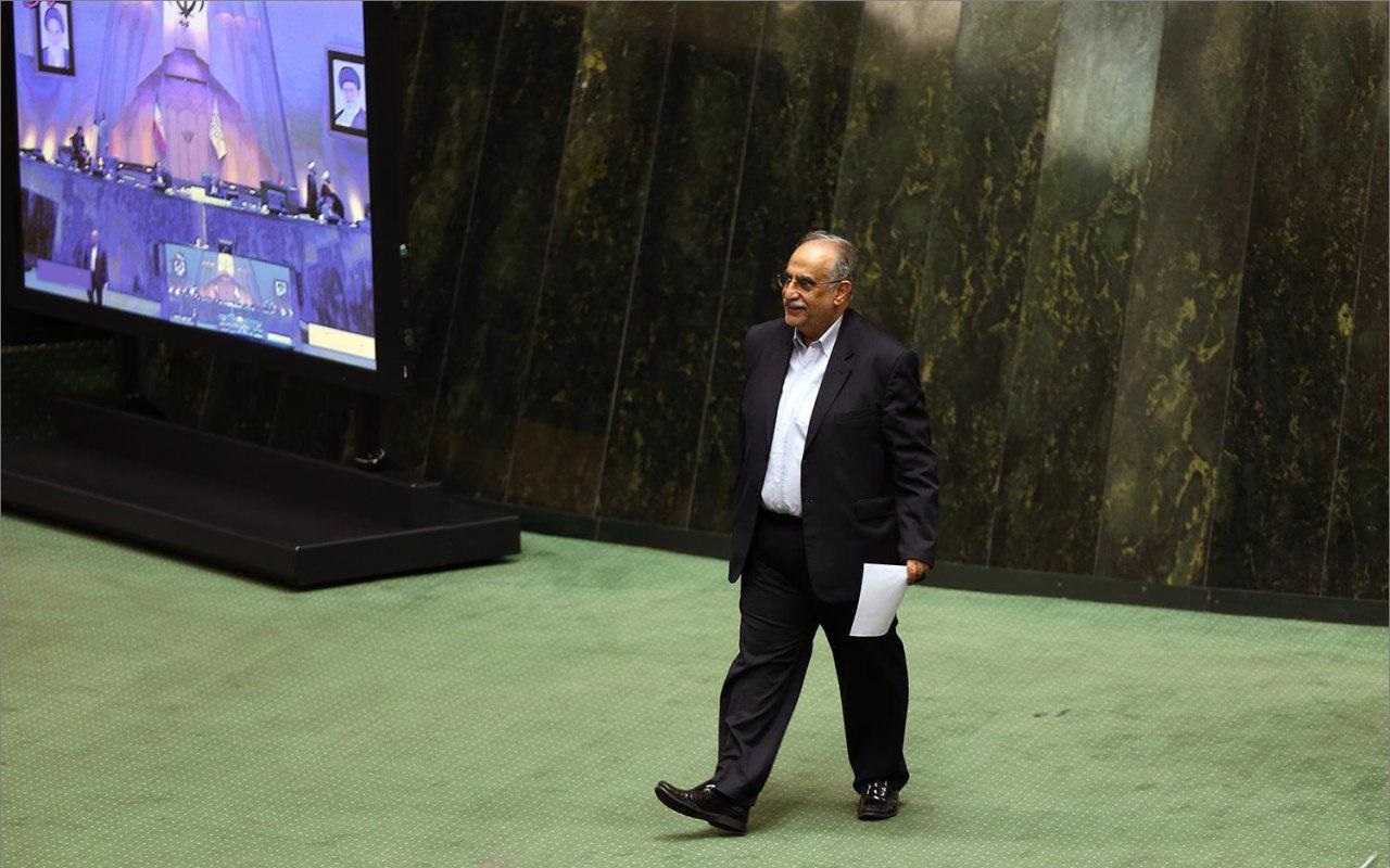 وزیر اقتصاد رفتنی شد وزیر اقتصاد رفتنی شد