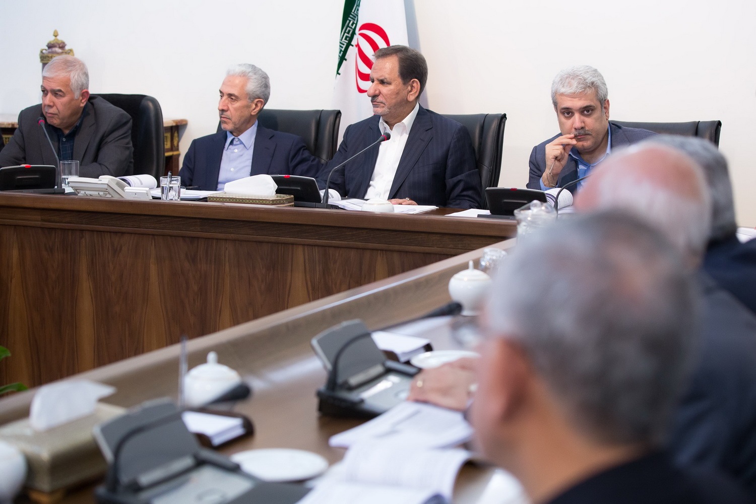 دولت بودجه برنامههای پژوهشی و تحقیقاتی را تأمین میکند دولت بودجه برنامههای پژوهشی و تحقیقاتی را تأمین میکند