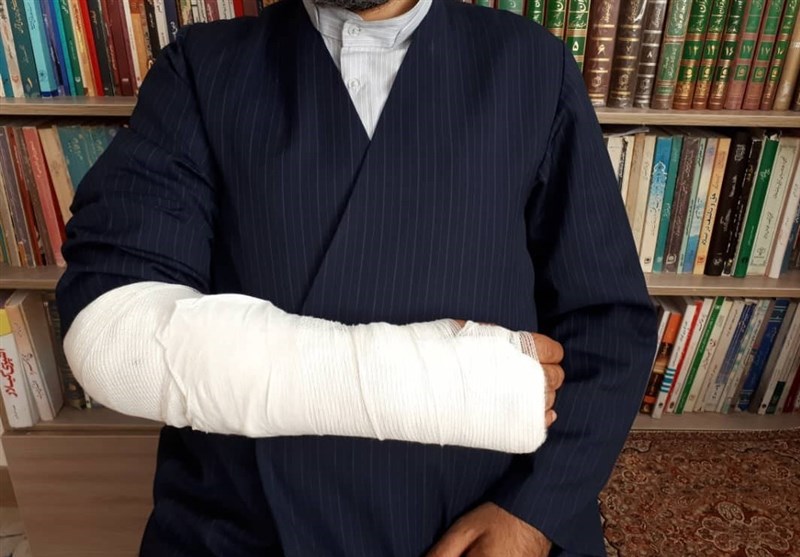 ضرب و شتم یک روحانی دیگر در قم +عکس ضرب و شتم یک روحانی دیگر در قم +عکس