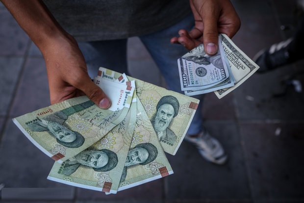 در پی کاهش نرخ ارز قیمت کالاها پایین میآید؟ در پی کاهش نرخ ارز قیمت کالاها پایین میآید؟