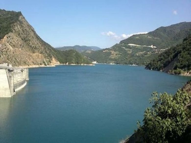 سالانه چه میزان آب در ایران تبخیر میشود؟ سالانه چه میزان آب در ایران تبخیر میشود؟