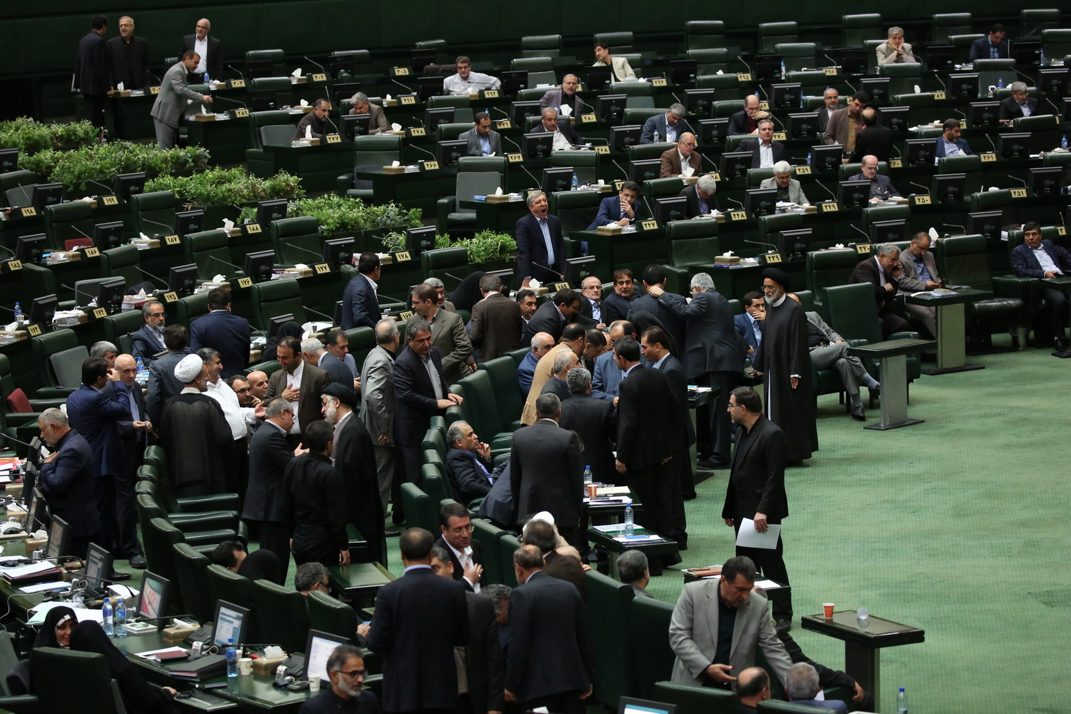 نظر فراکسیونهای مجلس درباره وزرای پیشنهادی نظر فراکسیونهای مجلس درباره وزرای پیشنهادی