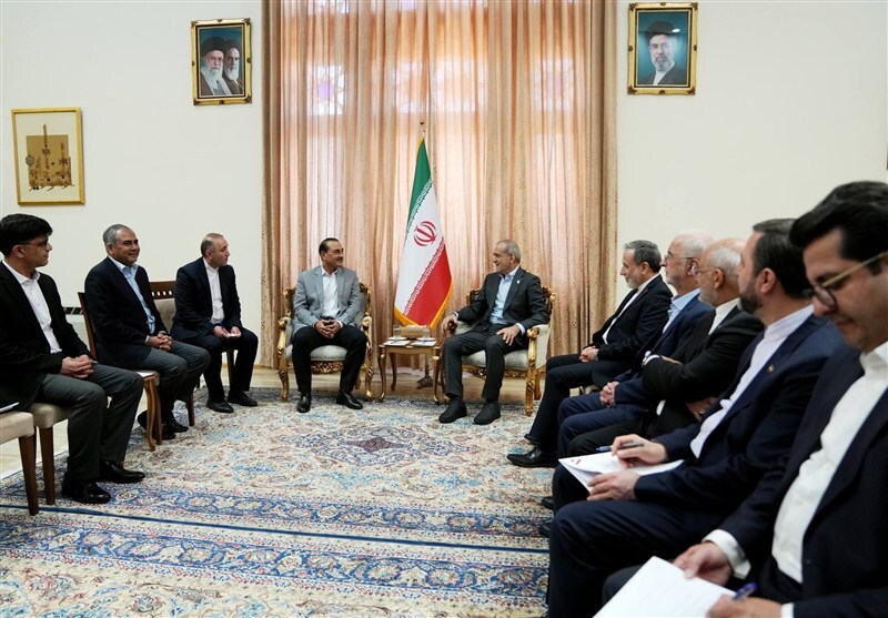 Pakistan Top General Holds Talks with Senior Iranian Officials in Tehran Pakistan Top General Holds Talks with Senior Iranian Officials in Tehran