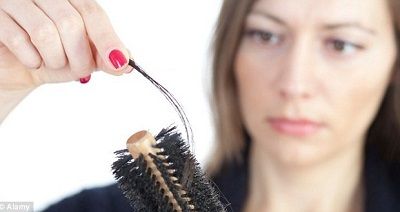 دلایل ریزش مو در زنان ؟ دلایل ریزش مو در زنان ؟