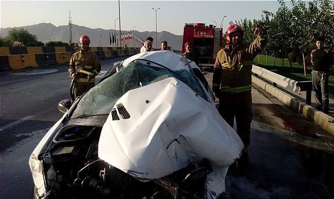 مرگ راننده و سرنشین در میان شعلههای آتش مرگ راننده و سرنشین در میان شعلههای آتش