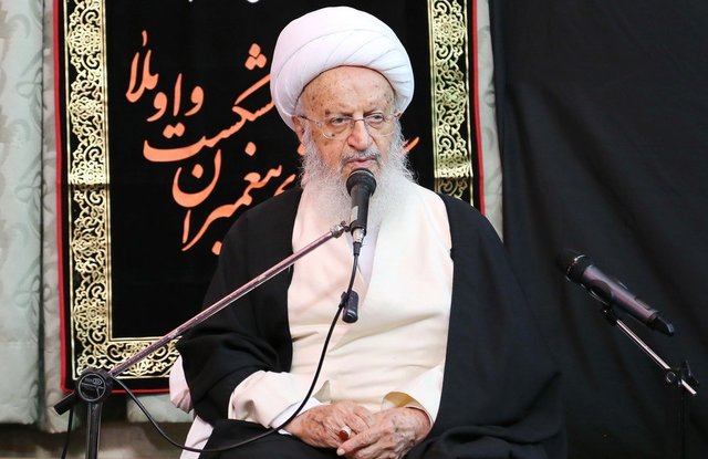 آیتالله مکارم شیرازی: خرید و فروش مواد منفجره حرام است آیتالله مکارم شیرازی: خرید و فروش مواد منفجره حرام است