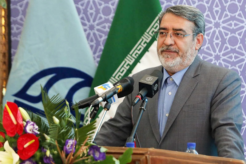 وزیر کشور: 3 بیکار فوق لیسانس در خانه دارم وزیر کشور: 3 بیکار فوق لیسانس در خانه دارم