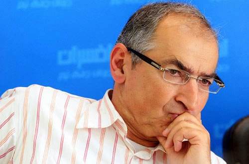 روحانی با دستو پای بسته پیروزخواهد شد روحانی با دستو پای بسته پیروزخواهد شد