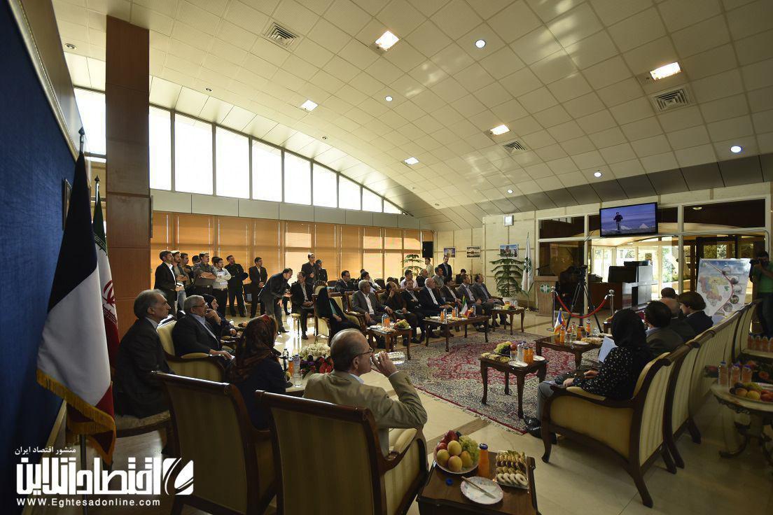 بازدید وزیر محیط زیست فرانسه از دریاچه‌ارومیه+ تصاویر