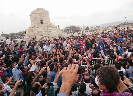 عوامل اصلی هنجارشکنی در مقبره کوروش، دستگیر شدند عوامل اصلی هنجارشکنی در مقبره کوروش، دستگیر شدند