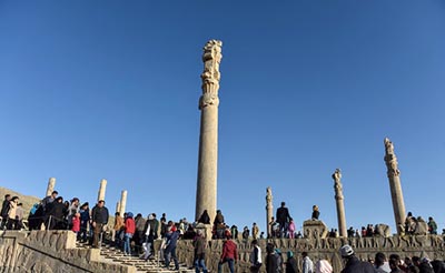 ساماندهی ورودی تخت جمشید آغاز شد