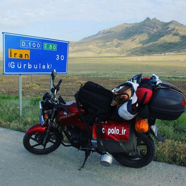 جهانگردیِ ارزان یک ایرانی با موتور هندی +تصاویر