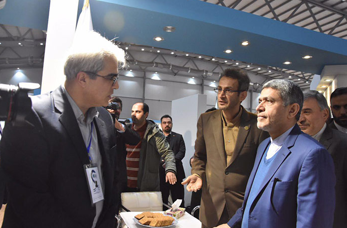 بازدید وزیر اقتصاد و استاندار البرز از غرفه بانک ملی در نمایشگاه الکامپ بازدید وزیر اقتصاد و استاندار البرز از غرفه بانک ملی در نمایشگاه الکامپ
