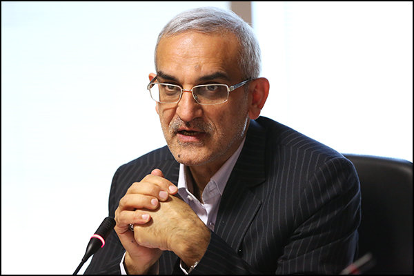 مدیران و کارکنان شهرداری مثل سایر شهروندان عوارض تردد میدهند مدیران و کارکنان شهرداری مثل سایر شهروندان عوارض تردد میدهند