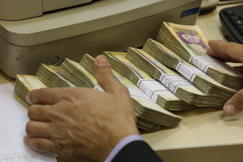 بودجه۹۷ و سهم بالای درآمدهای مالیاتی در خروج از اقتصاد نفتی/ فرهنگسازی مالیاتی یکی از حلقههای مفقوده نظام اقتصادی کشور بودجه۹۷ و سهم بالای درآمدهای مالیاتی در خروج از اقتصاد نفتی/ فرهنگسازی مالیاتی یکی از حلقههای مفقوده نظام اقتصادی کشور