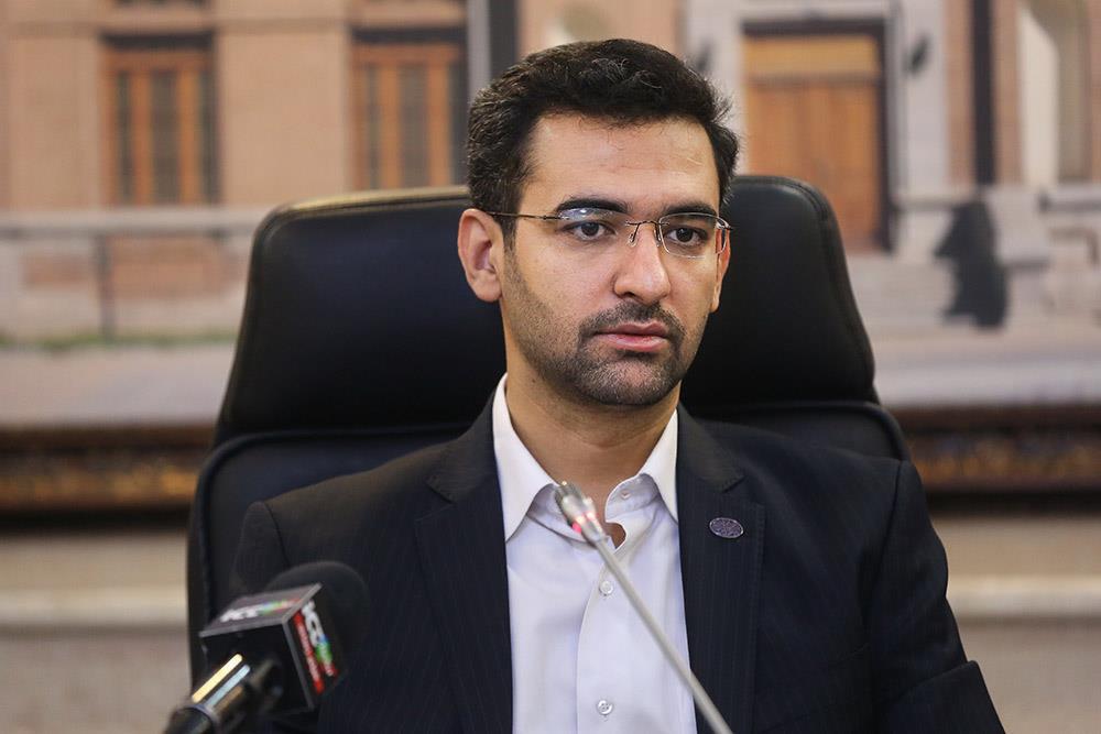 آذری جهرمی: دولت مسئولیتی در توسعه پیامرسانها ندارد آذری جهرمی: دولت مسئولیتی در توسعه پیامرسانها ندارد