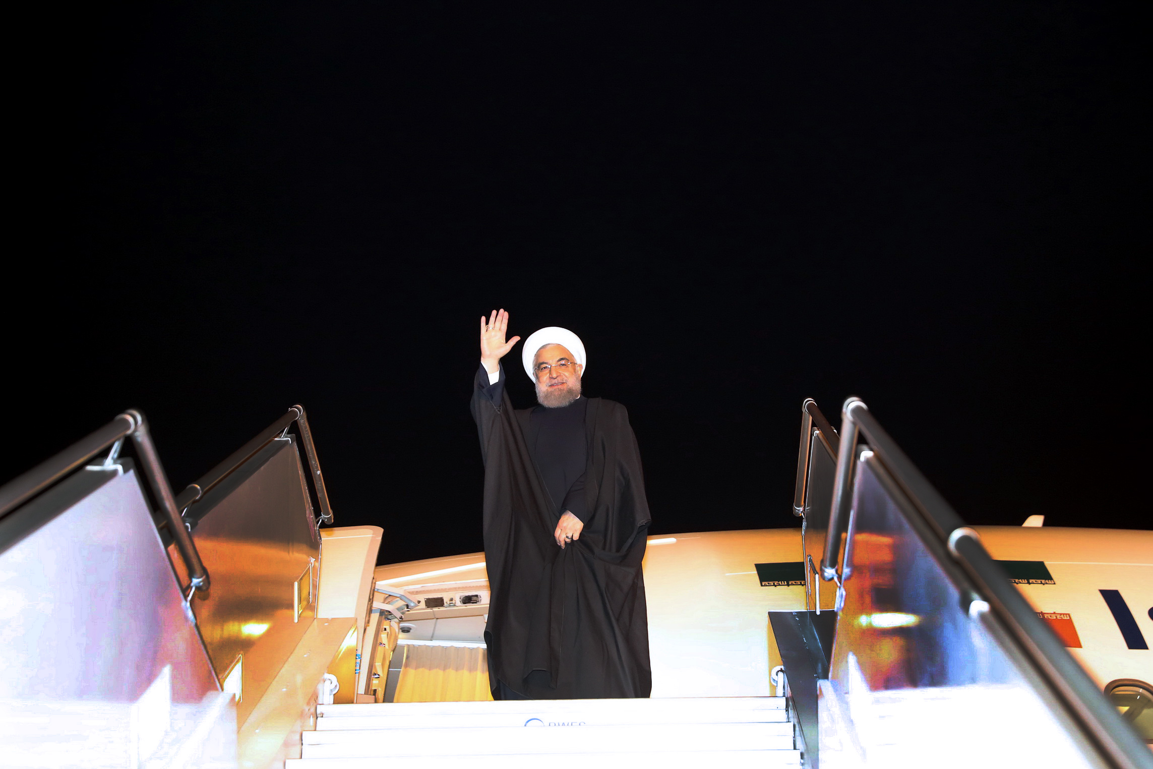 روحانی دهلی نو را به مقصد تهران ترک کرد روحانی دهلی نو را به مقصد تهران ترک کرد
