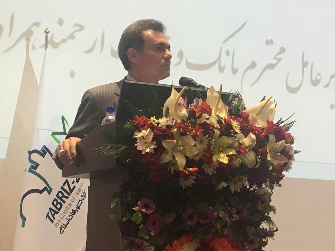 رفتار حرفهای کارکنان بانک ملت یعنی بهترین محصولات را به مشتریان بدهیم رفتار حرفهای کارکنان بانک ملت یعنی بهترین محصولات را به مشتریان بدهیم