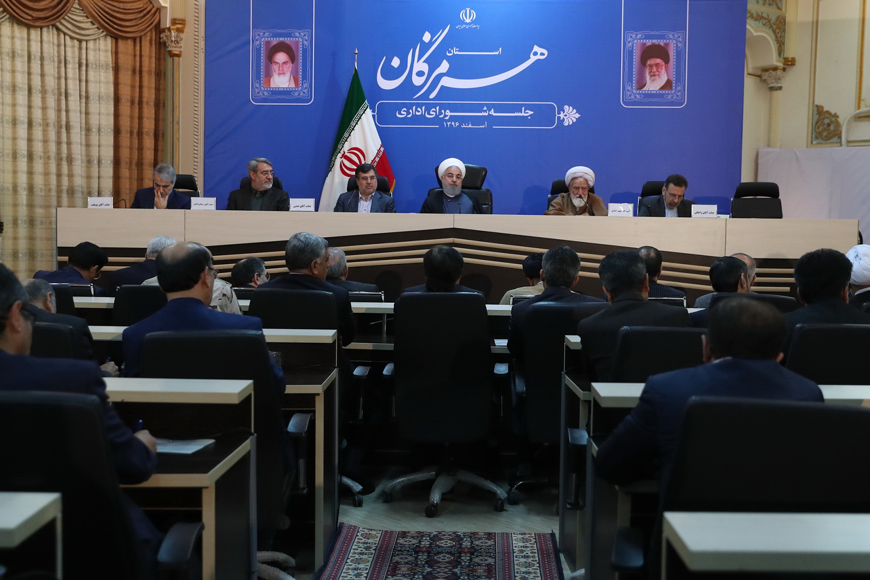 روحانی: مشکل آب متعلق به کل ایران است و باید با نگاه ملی حل شود/ دولت از مشارکت مردم در تصفیه فاضلاب، آبیاری مدرن و طرحهای گلخانهای حمایت میکند روحانی: مشکل آب متعلق به کل ایران است و باید با نگاه ملی حل شود/ دولت از مشارکت مردم در تصفیه فاضلاب، آبیاری مدرن و طرحهای گلخانهای حمایت میکند