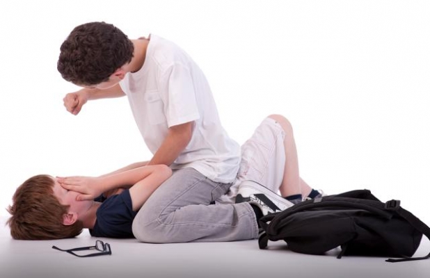 باکودک قلدر اینگونه رفتار کنید! باکودک قلدر اینگونه رفتار کنید!