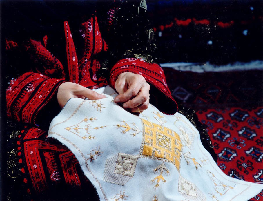 زنان روستای «سیدبار» چابهار مغلوب محرومیت نشدند زنان روستای «سیدبار» چابهار مغلوب محرومیت نشدند