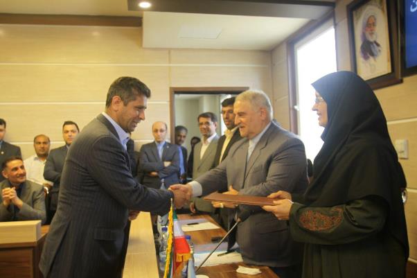 پیروزبخت: با برونسپاری فعالیت ها، بیش از ۱۰۰ هزار نیروی تخصصی با سازمان استاندارد همکاری میکنند پیروزبخت: با برونسپاری فعالیت ها، بیش از ۱۰۰ هزار نیروی تخصصی با سازمان استاندارد همکاری میکنند