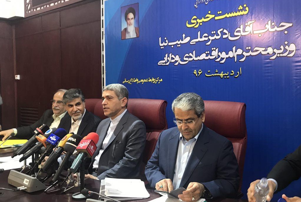 وعدههای جدید انتخاباتی، پشتوانه علمی ندارد/ با ادامه سیاستهای گذشته در عرصه دیپلماسی خارجی به تحریم نفت در برابر غذا میرسیدیم وعدههای جدید انتخاباتی، پشتوانه علمی ندارد/ با ادامه سیاستهای گذشته در عرصه دیپلماسی خارجی به تحریم نفت در برابر غذا میرسیدیم