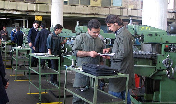 مشکلات کارگر و کارفرما پایانی ندارد مشکلات کارگر و کارفرما پایانی ندارد