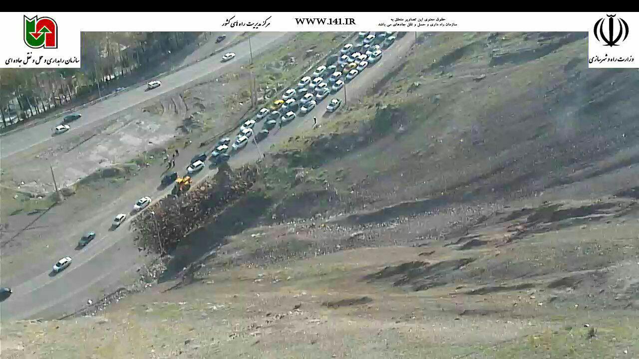 ترافیک نیمهسنگین در جاده چالوس ترافیک نیمهسنگین در جاده چالوس